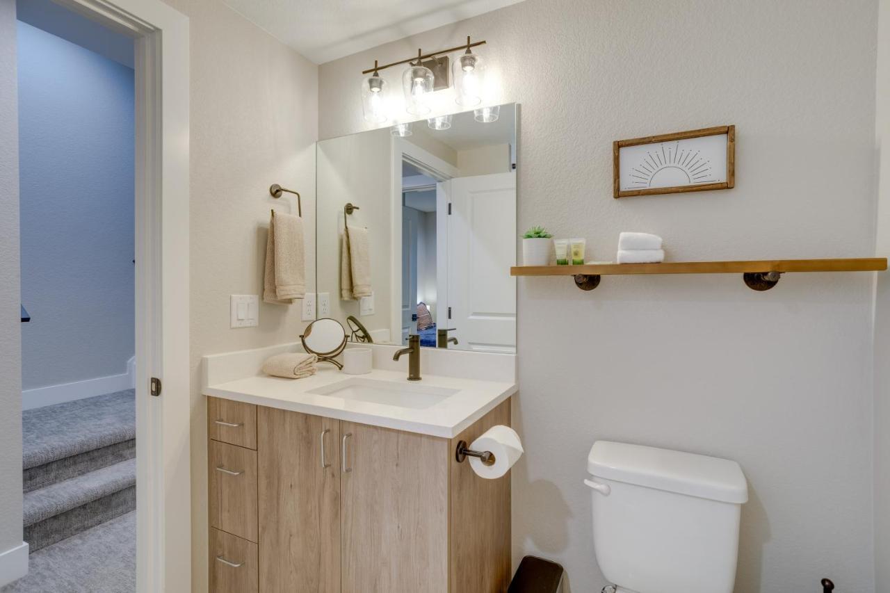 Apartment Cozy Vacation Near Broncos Stadium! Denver