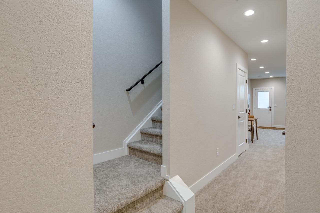 Apartment Cozy Vacation Near Broncos Stadium!