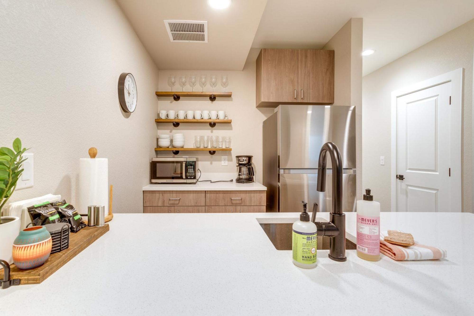 Cozy Vacation Near Broncos Stadium! Apartment