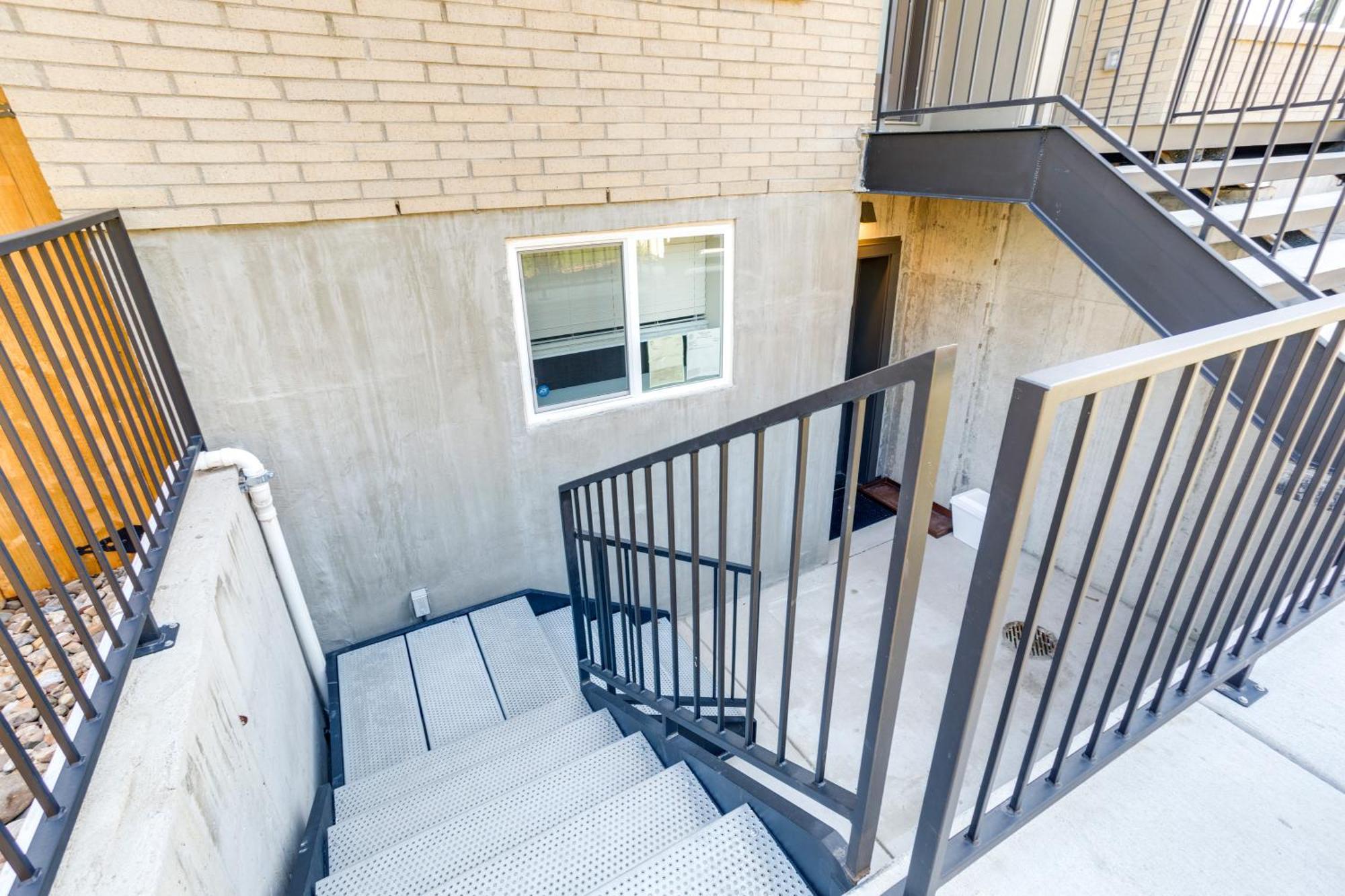 Apartment Cozy Vacation Near Broncos Stadium! Denver