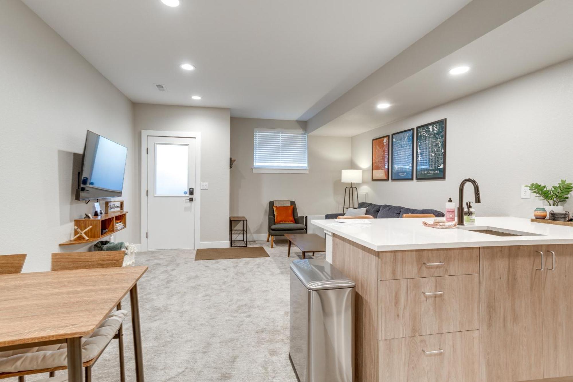 Apartment Cozy Vacation Near Broncos Stadium!