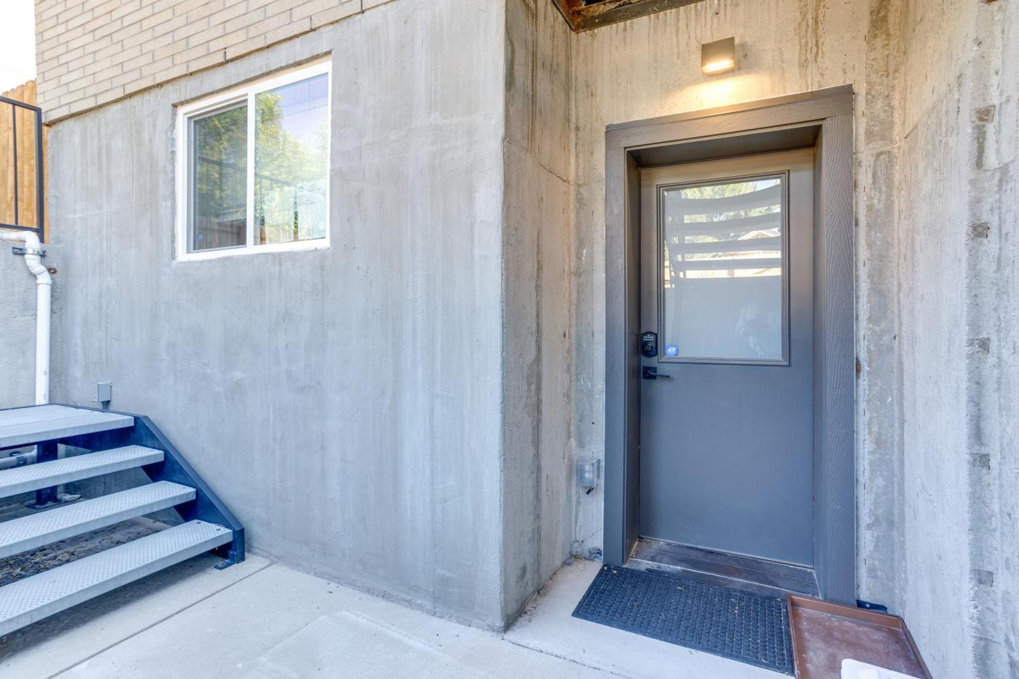 Cozy Vacation Near Broncos Stadium! *